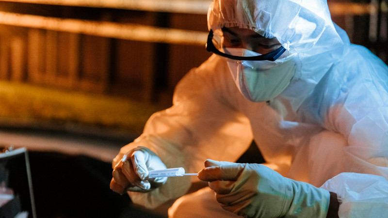 "La violencia desborda en la Gran Manzana: Un altercado doméstico se convierte en un enfrentamiento armado letal en el corazón de Nueva York, dejando como saldo 4 personas graves y una vida irreversible"