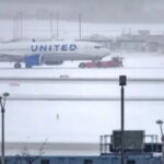 Tormentas invernales provocan miles de cancelaciones de vuelos en Estados Unidos y complican viajes navideños