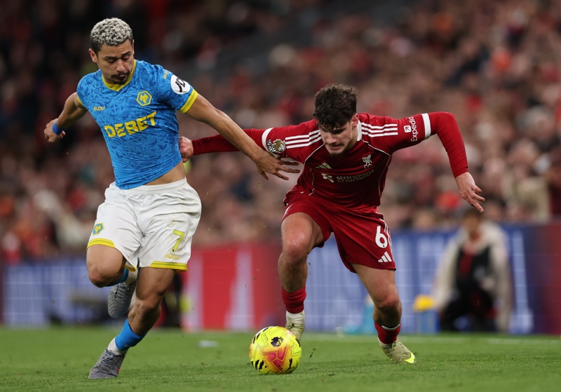 "La victoria del rey: Liverpool se impone en un emocionante partido contra Wolverhampton con dos goles de Salah"