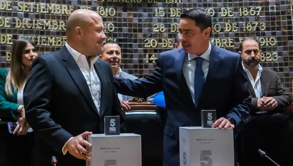 Fue Gobernador de Jalisco, dejó la política y es entrenador en Europa