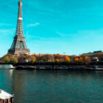 "La Noche de la Furia: Explosión de Violencia en Francia, Más de 1.000 Vehículos Incendiados y 500 Detenidos en Un Día de Celebración Descontrolada"