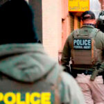 "La escalada en la violencia: detenciones de inmigrantes inocentes crecen un 600% desde el retomo del Gobierno estadounidense al sendero autoritario"