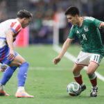 El Fútbol en Peligro: El Caso de Gilberto Mora, con Grave Riesgo de Pubalgia, Encabeza la Lista de Lesionados en la Lucha por la Supremacía.