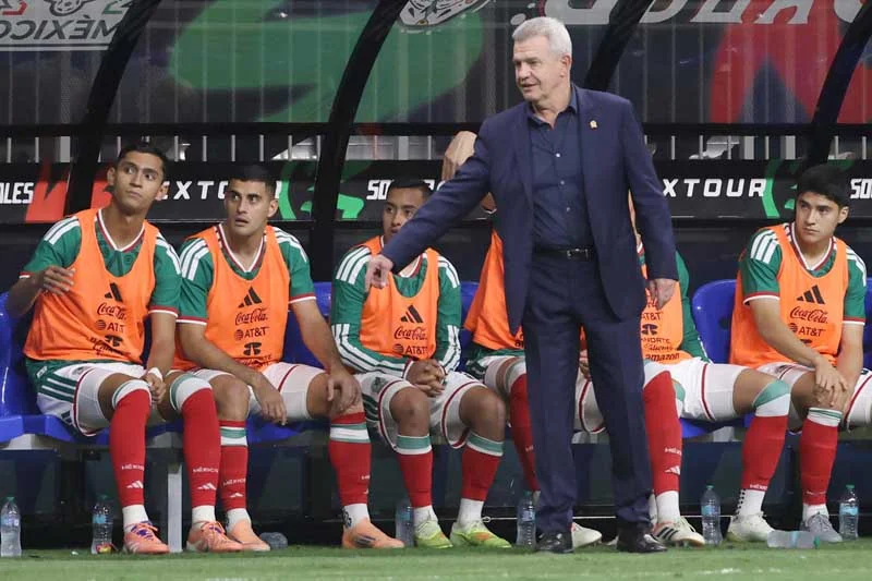 El Futuro en Juego: La Federación Internacional de Fútbol define el destino de dos estrellas mexicanas en la Selección Nacional