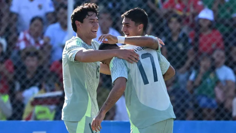 México aprieta las clavijas en Bolivía y se apunta un crucial triunfo antes de regresar a casa