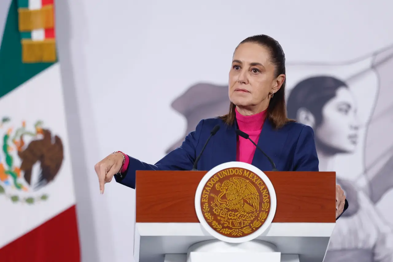 "La disputa gasolina: Sheinbaum rechaza acusación de aumento en envíos de combustible a Cuba, generando tensión entre dos gobiernos"