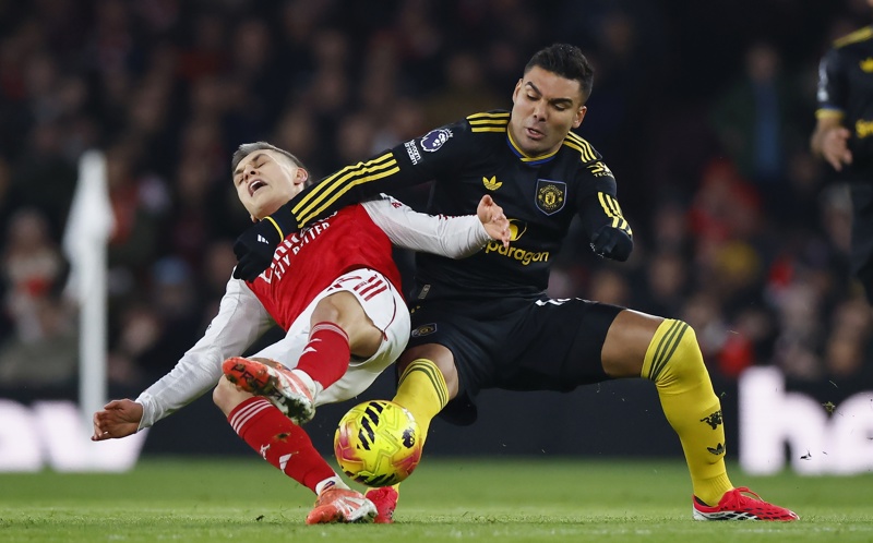 La Épica Remontada de los Red Devils: Manchester United Vence a Arsenal en un Partido Lleno de Emoción.