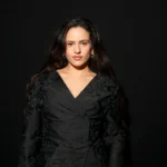 "La Voz de la Seducción: Rosalía, la Reina del Flamenco, Entra en un Nuevo Capítulo de Amor con Loli Bahía, Modelo Francés con Encanto"