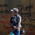 México se alinea con la lucha por la soberanía venezolana: manifestación multitudinaria contra la intervención extranjera en Caracas.