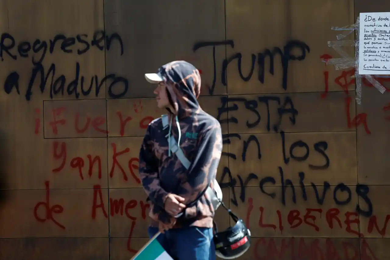 México se alinea con la lucha por la soberanía venezolana: manifestación multitudinaria contra la intervención extranjera en Caracas.