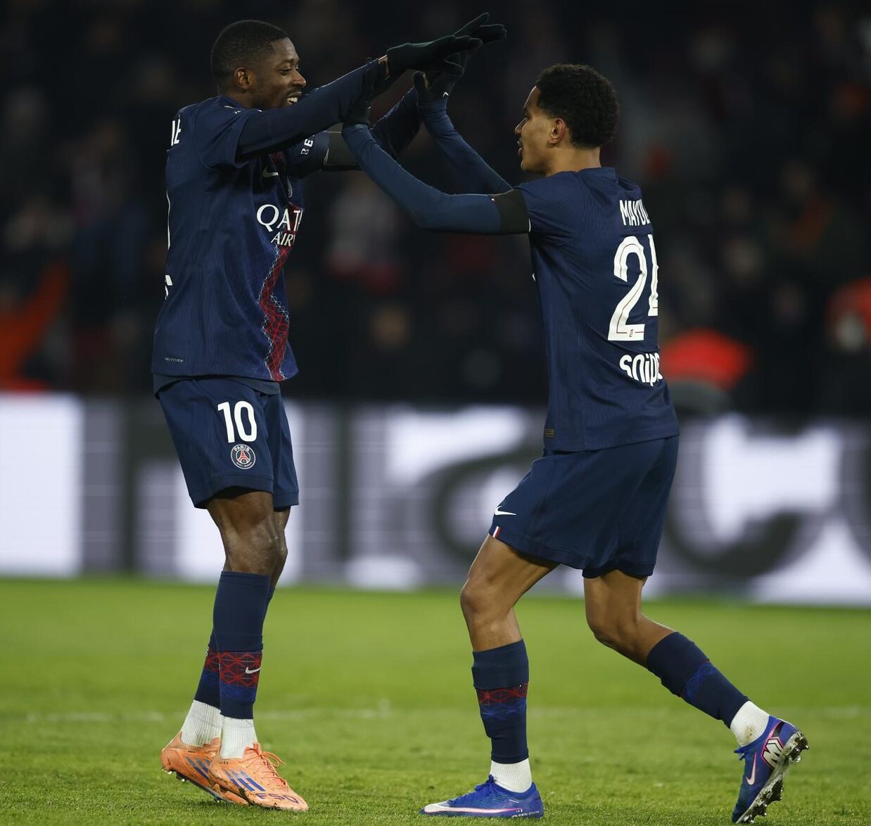El crack senegalés Dembélé hace vibrar a París con un golazo que rescata al PSG y alimenta sus aspiraciones de campeón en la Ligue 1.