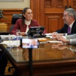 La líder de la Ciudad de México mantuvo una conversación bilateral con el expresidente estadounidense para abordar temas de seguridad y cooperación internacional.