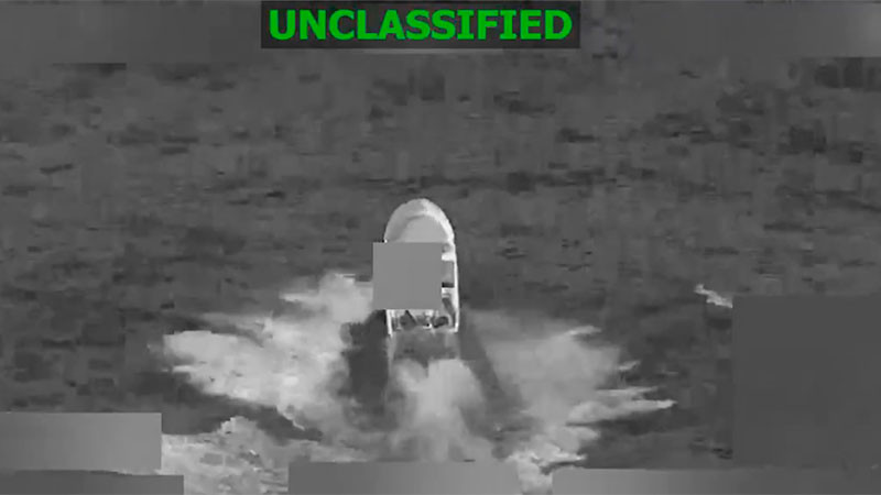 Ataca Comando Sur de EU una lancha en aguas del Pacífico oriental; hay dos personas fallecidas