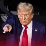 Donald Trump asegura que Barack Obama reveló información clasificada sobre los extraterrestres